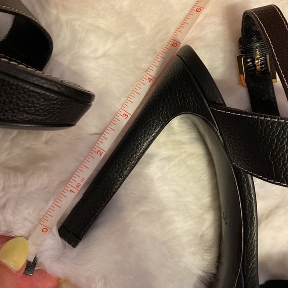 Authentic LOUIS VUITTON Sandals - Picture 8 of 17